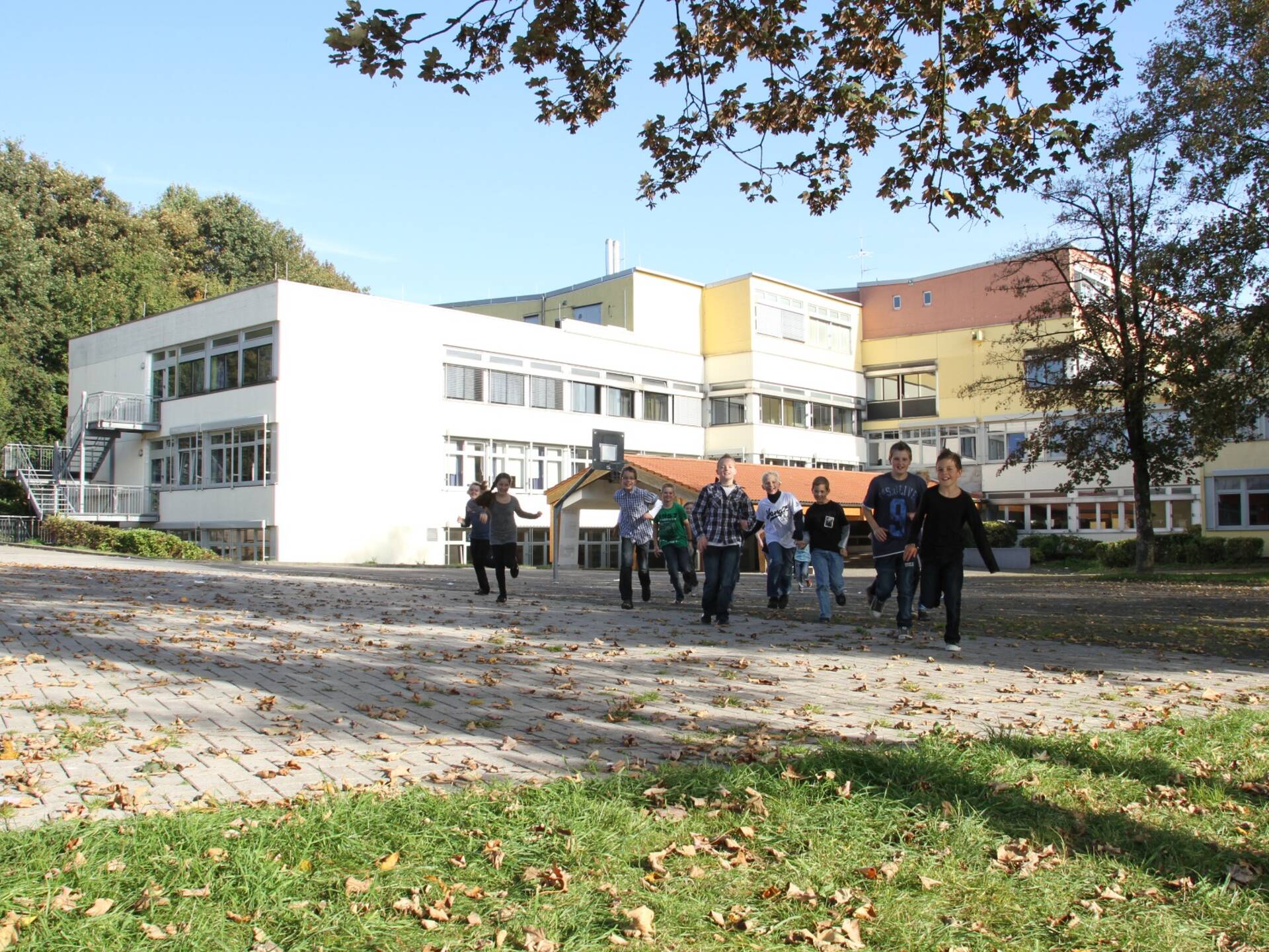 Rückblick: Der Schulhof der Realschule ca. Mitte der 2010er