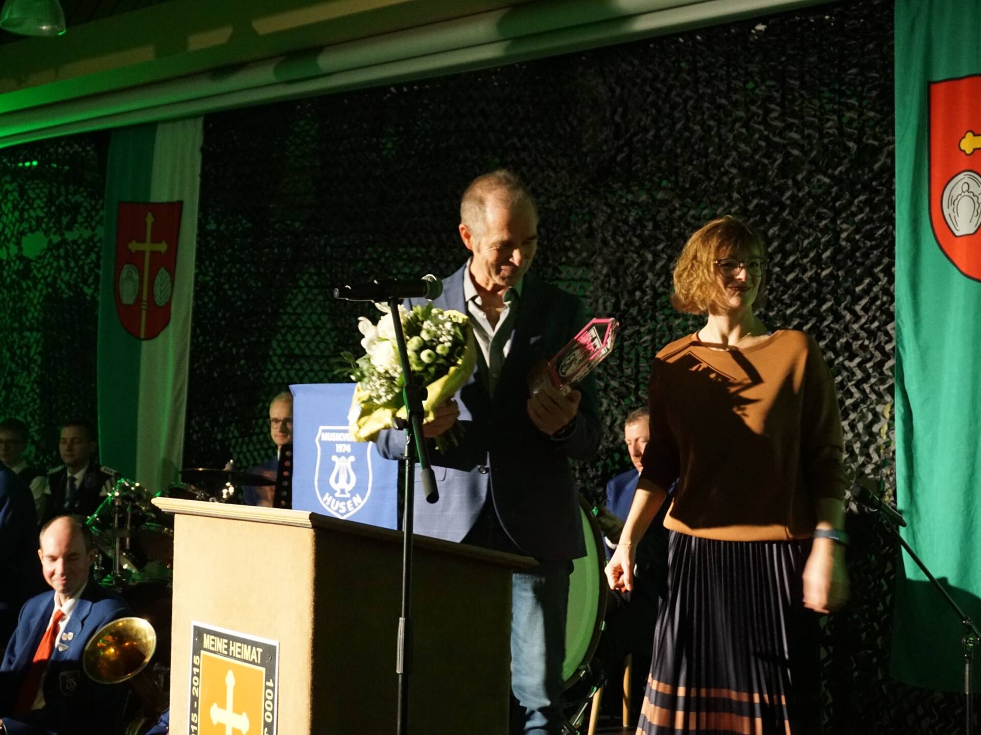 3. Preisträger Paul Stockhausen und Bürgermeisterin Ute Dülfer