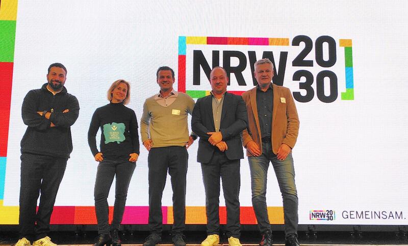 David Oudsandji (Geschäftsführer Voltfang GmbH), Dr. Anja Latrouite (Vorstand SonneWindWende Bürger-Energie-Genossenschaft Kaarst-Korschenbroich e.G.), Moderator: Dr. Arnt Baer (Abteilungsleiter Politik und Verbände GELSENWASSER AG), Sebastian Limburg (Bereichsleiter Energiewirtschaft NRW.Energy4Climate) und Günter Voß (Klimaschutzmanager Energiestadt Lichtenau)