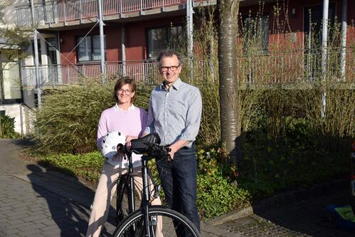 Bürgermeisterin Ute Dülfer und Reinhard Piepenbrock (Bürger- & Energiestiftung) freuen sich auf viele Teilnehmende beim diesjährigen STADTRADELN.