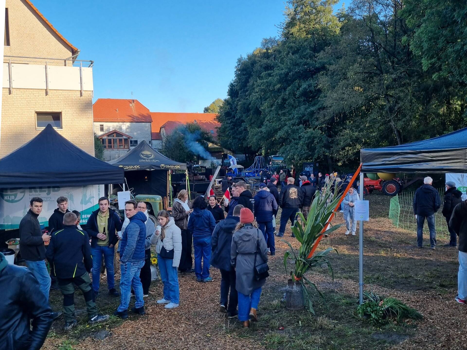 Die historischen landwirtschaftlichen Maschinen lockten viele Gäste an